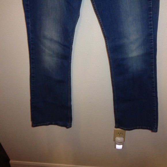 Levi's Junior's Superlow Bootcut Jeans Size  11 M - Picture 7 of 11
